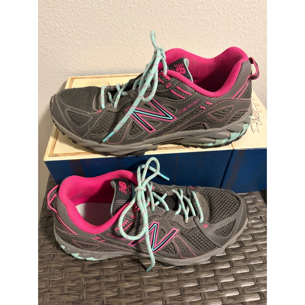 New Balance 573 All Terrain Trail Running Shoes~Women's Sz 7~Gray Aqua Laces